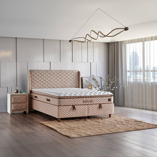 Baklava Creme Boxspringbett mit Bettkasten