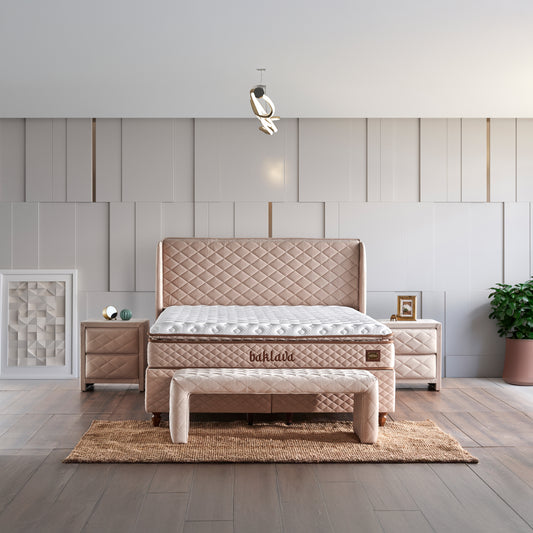 Baklava Creme Boxspringbett mit Bettkasten